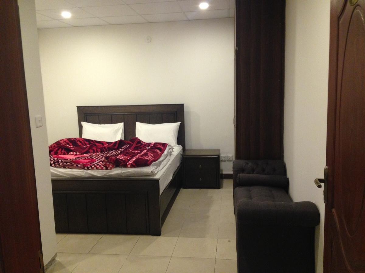 The Smart Hotel Мюри Екстериор снимка
